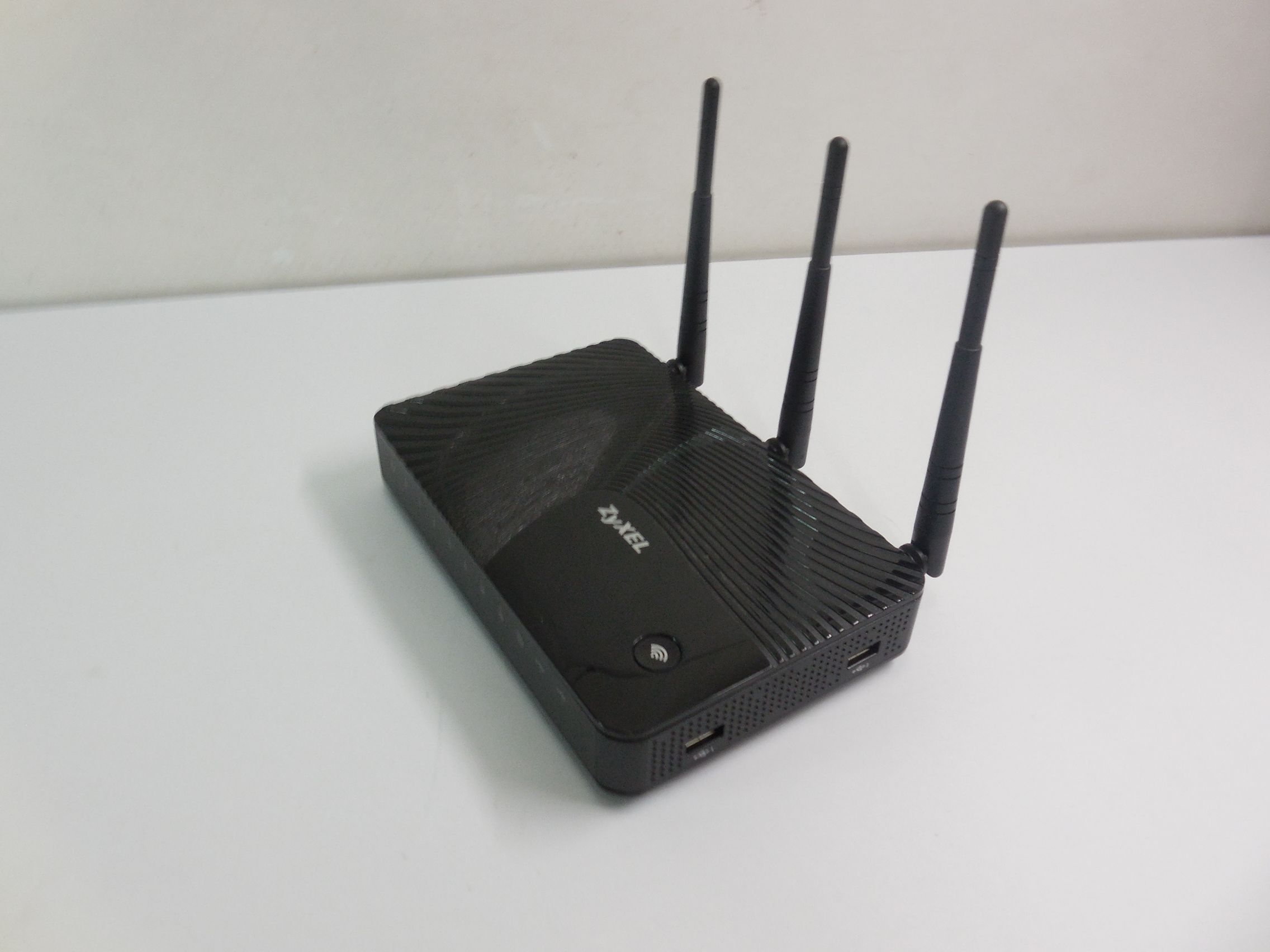 Wi fi роутер keenetic peak. Keenetic 3 антенны. Keenetic Ultra. Антенна ZYXEL 5ггц. ZYXEL Ultra WIFI 5ггц.