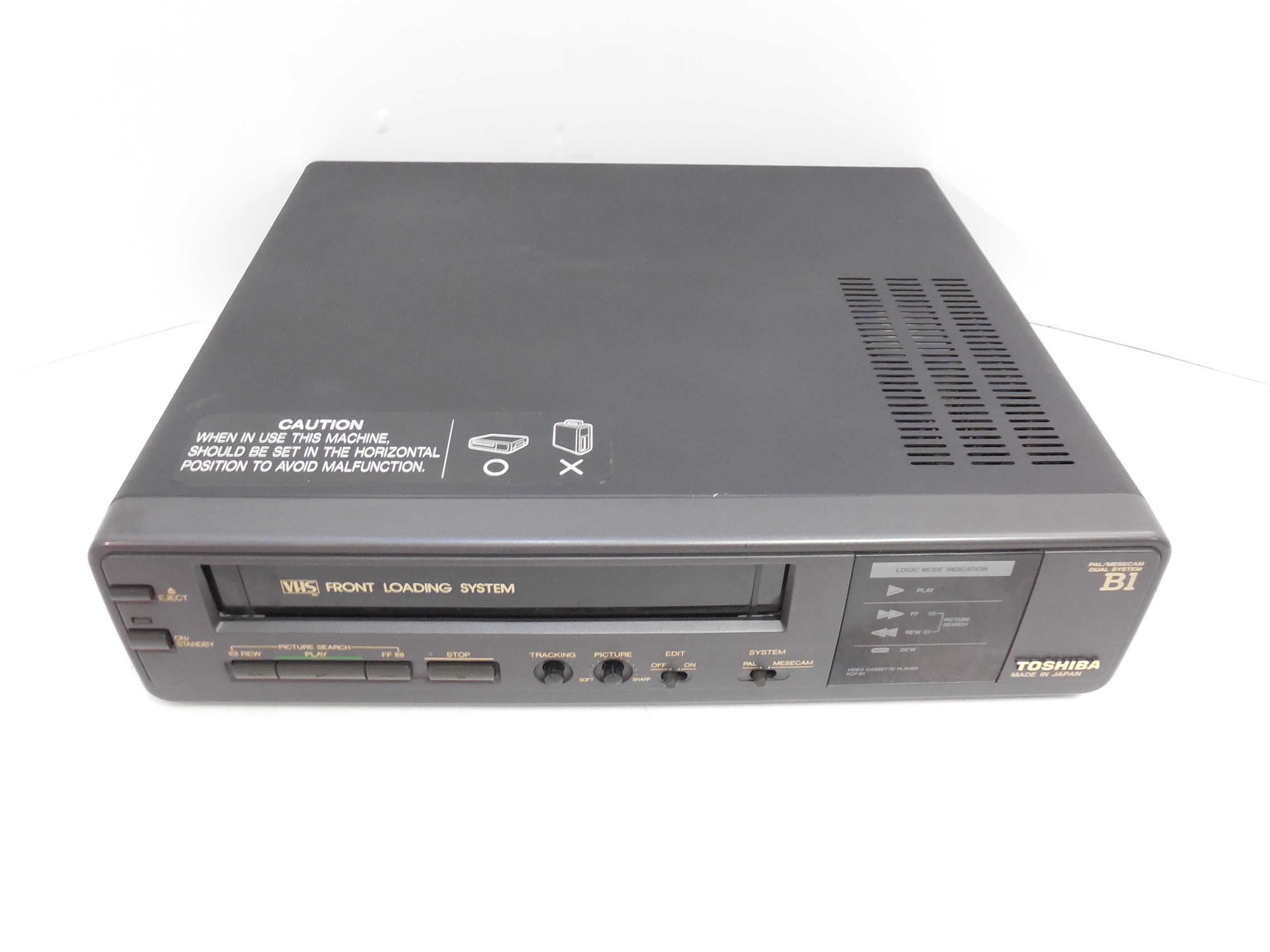 1 видеоплеер. Toshiba 850 VHS. Видеоплеер Тошиба VCP-b1cz. VHS Toshiba 660. Тошиба видеоплеер 1990г.