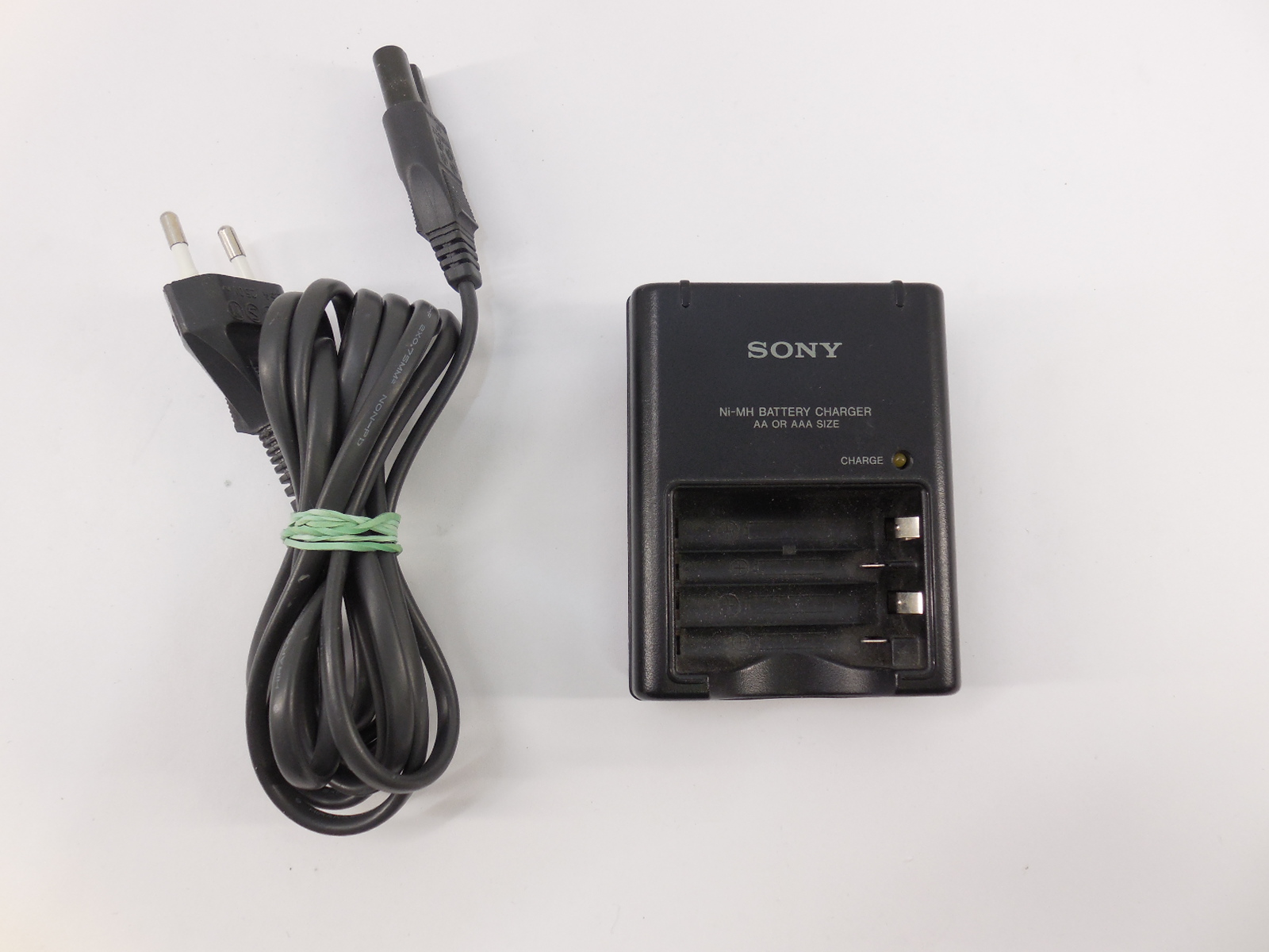 Купить зарядку sony. Sony BC-cs2b. Sony DPF-v900. Зарядка Sony DC-cs2b. Зарядка сони 13 ватт.