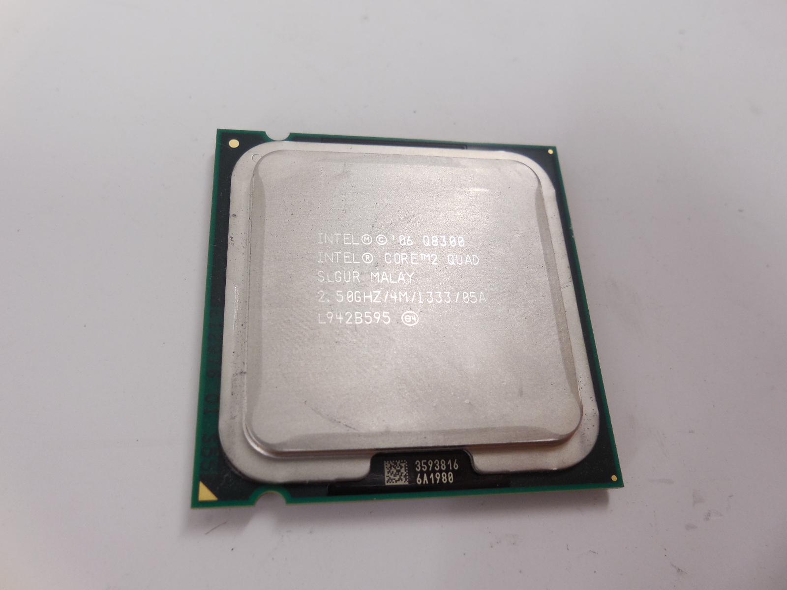 Интел коре 4. Core 2 Quad q8100. Процессор Intel Quad 2 Duo. Процессор Intel® Core™2 Quad q8300. Intel Core 2 Quad q8300.