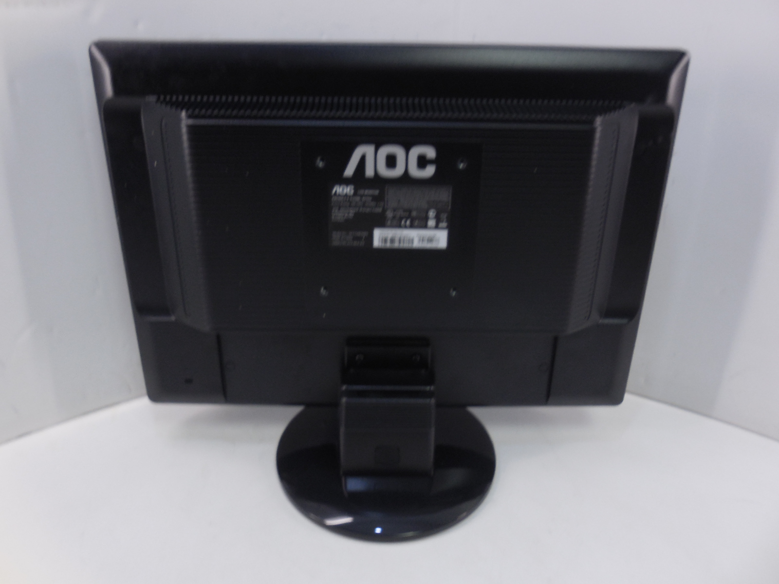 Жк монитор 19. Монитор AOC 917sw+. "Монитор 19"" LCD Samsung e1920nw wide VGA Black". Монитор AOC 992sw2. Монитор АОС 19 дюймов.