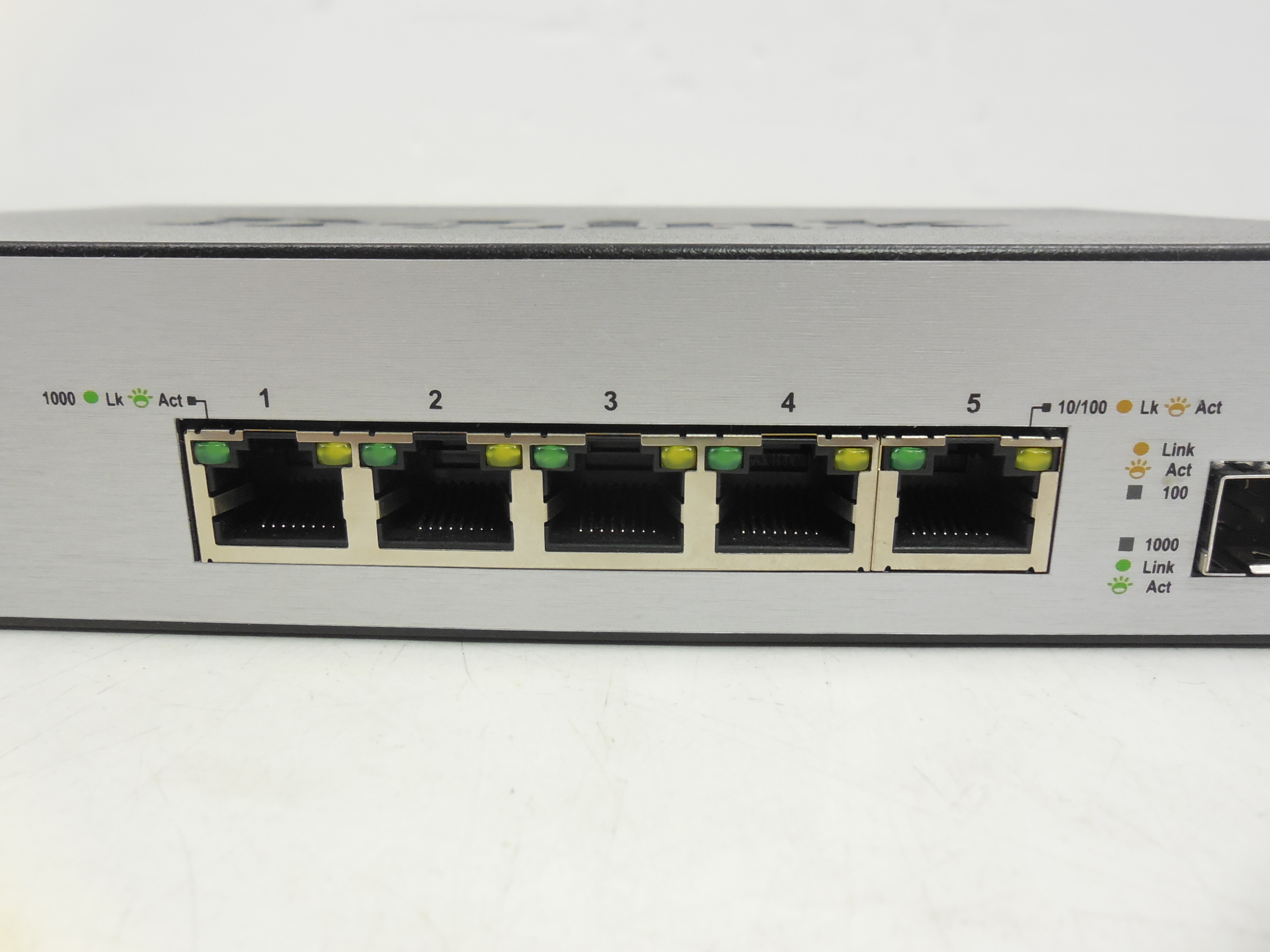 Коммутатор 1100 06. Dgs-1100-06/me. D-link dgs-3000-10tc/a. Dgs 1100-06. Dgs-1100-06/me.