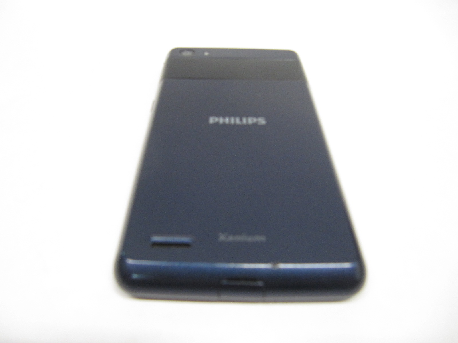 Смартфон Philips Xenium W6610 SIM-карт 2шт