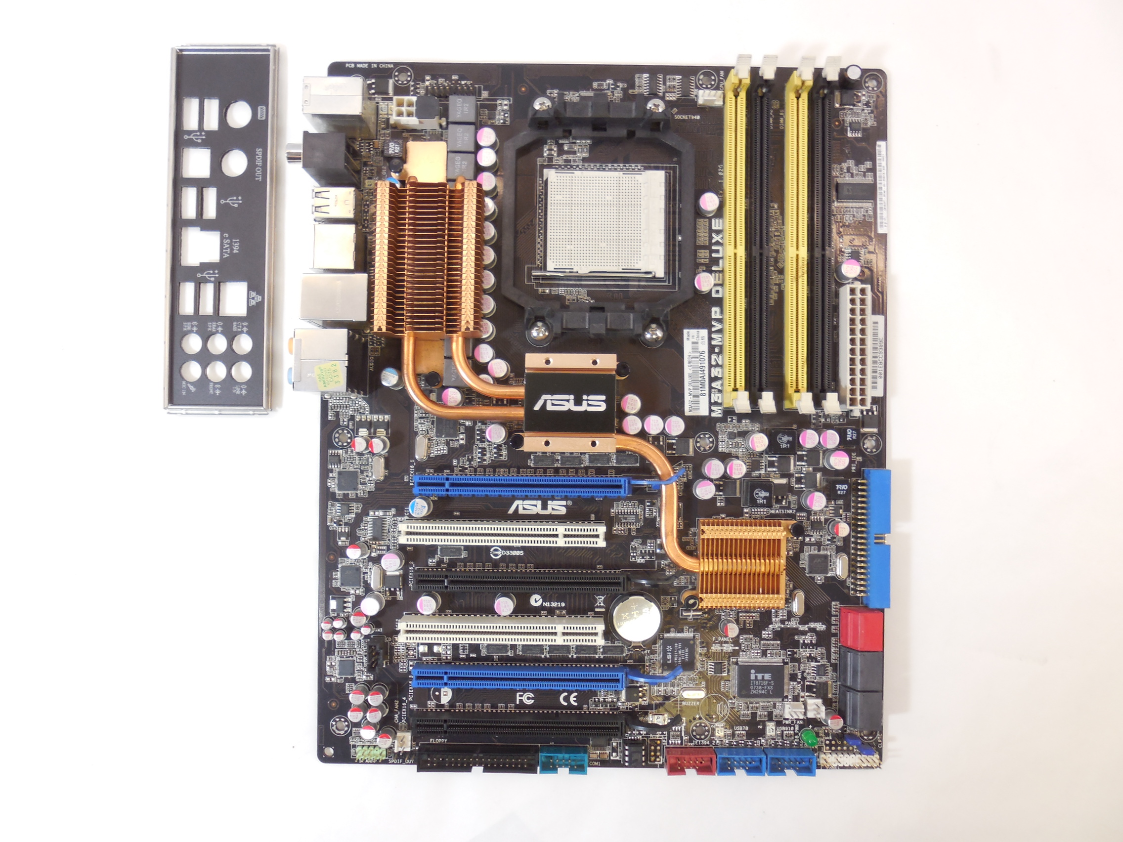 Материнская плата Asus M3A32-MVP Deluxe - Pic n 270848