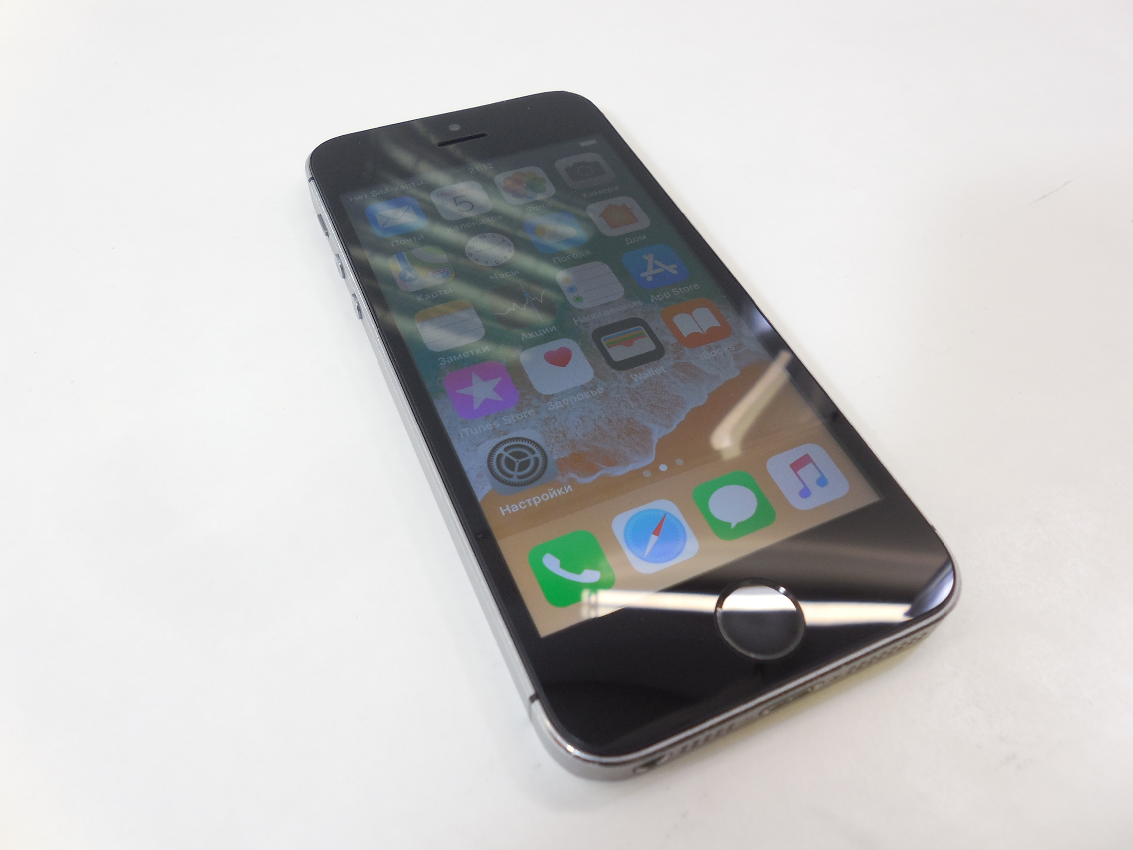 Смартфон Apple iPhone 5S 16Gb