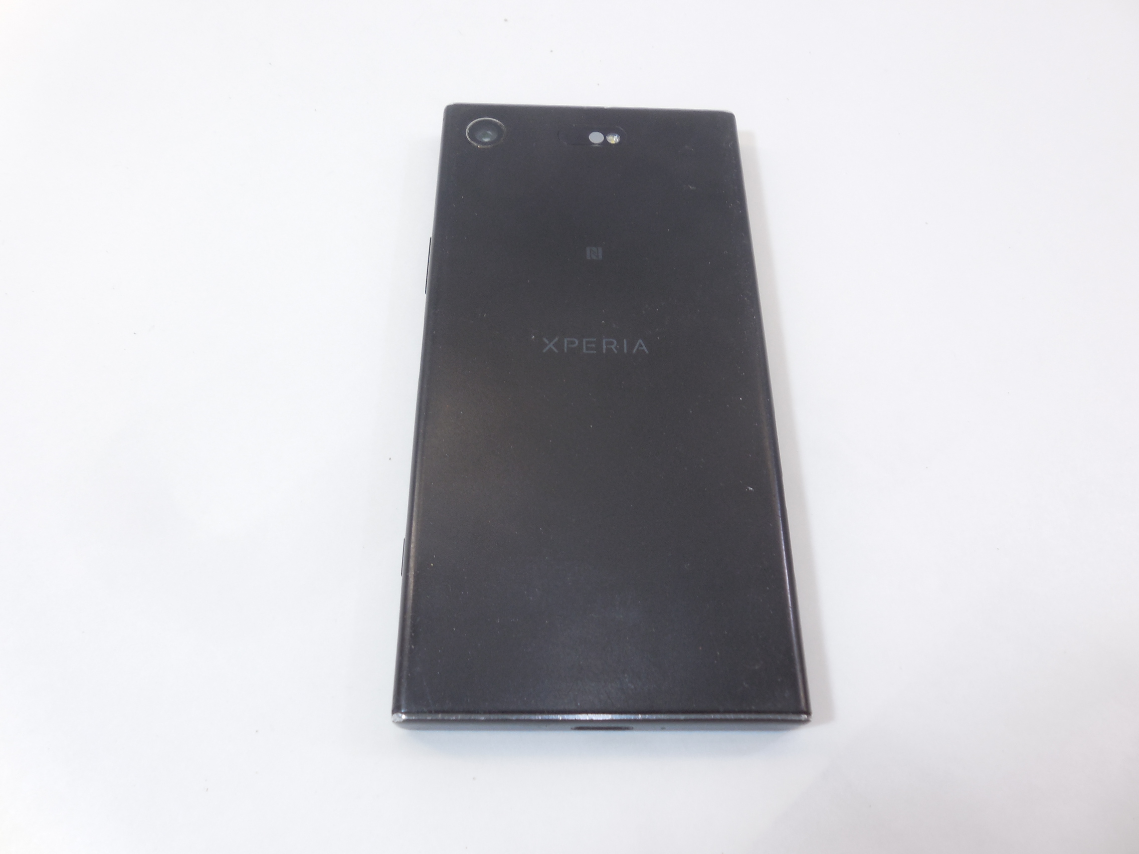 Смартфон Sony Xperia XZ1 Compact битый экран