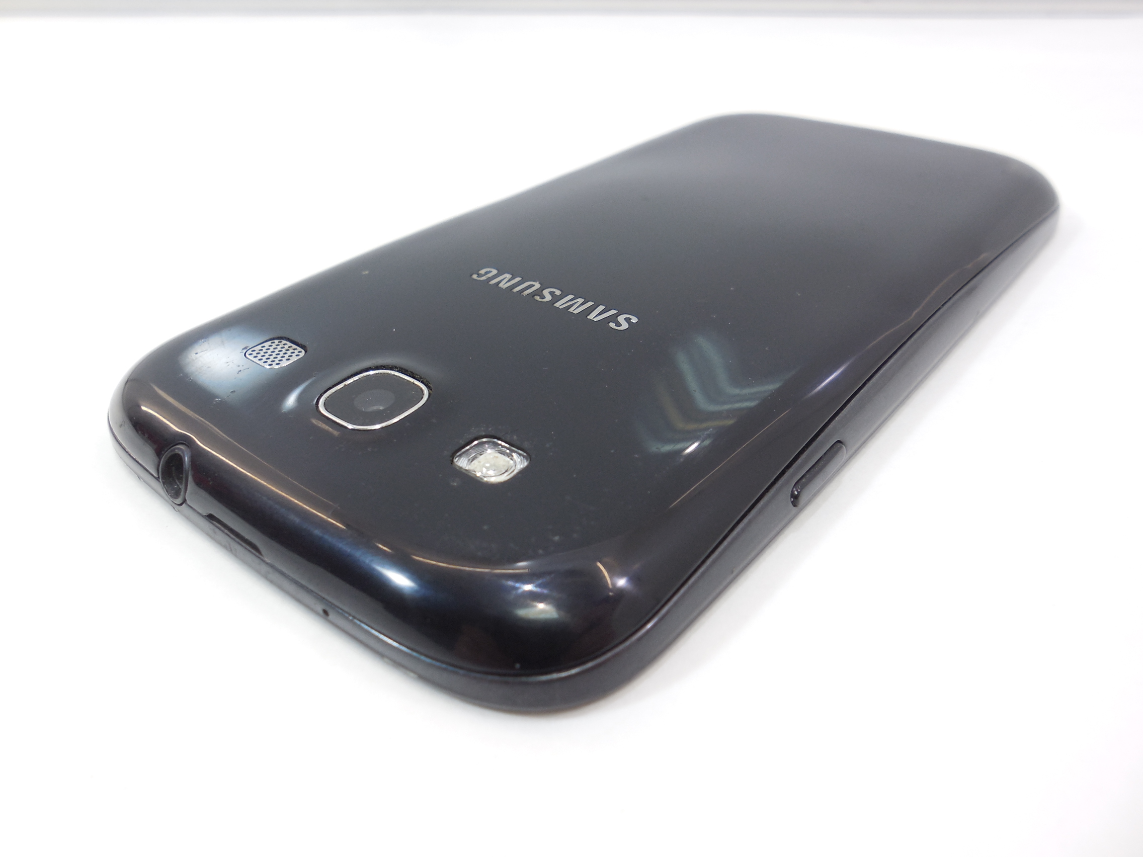 Смартфон Samsung Galaxy S III GT-I9300 / GSM, 3G