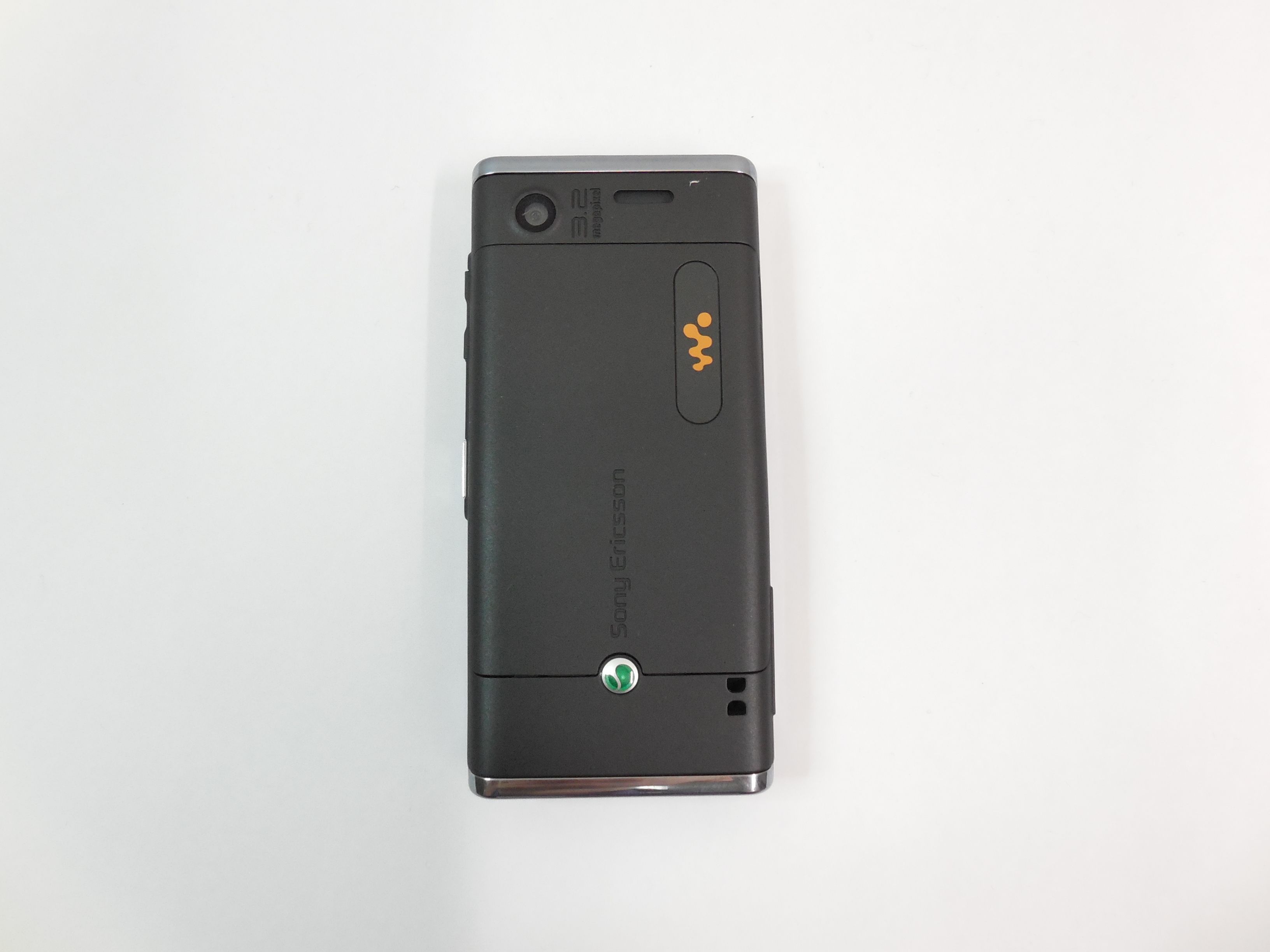 Мобильный телефон Sony Ericsson W595