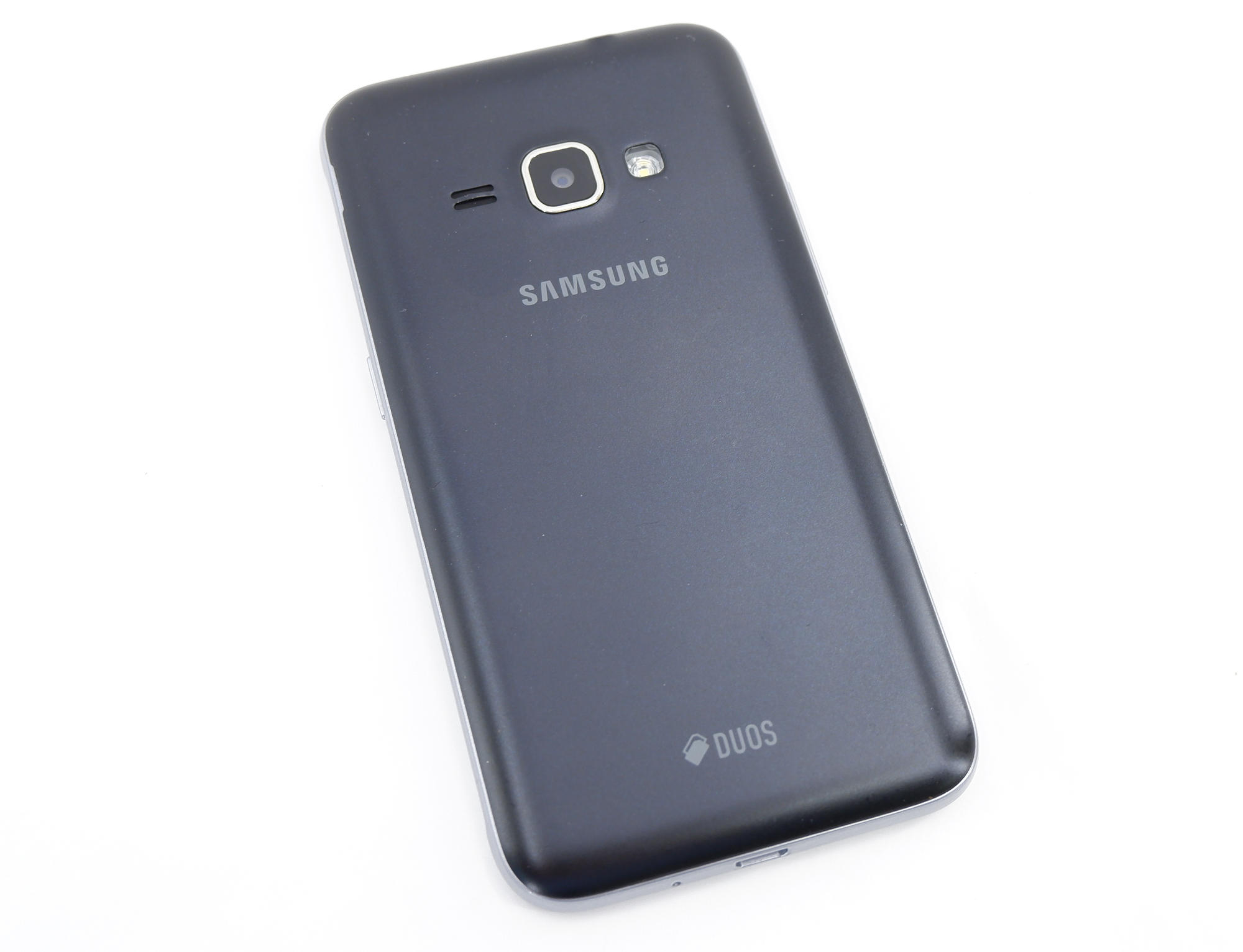 Смартфон Samsung J120F/DS Galaxy J1