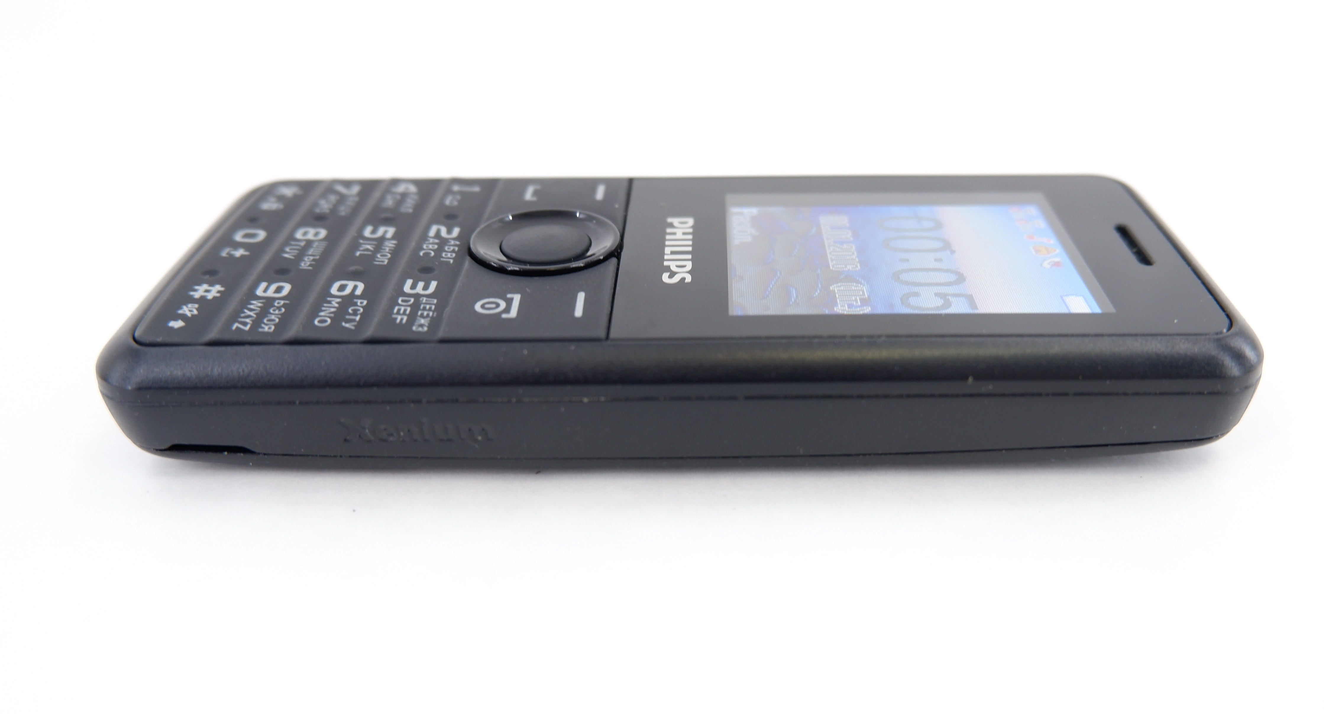 Филипс ксениум раскладушка 99r. Телефон филипс как снять крышку. Разборка кнопочного телефона. Телефон филипс как снять крышку. Телефон филипс как снять крышку.