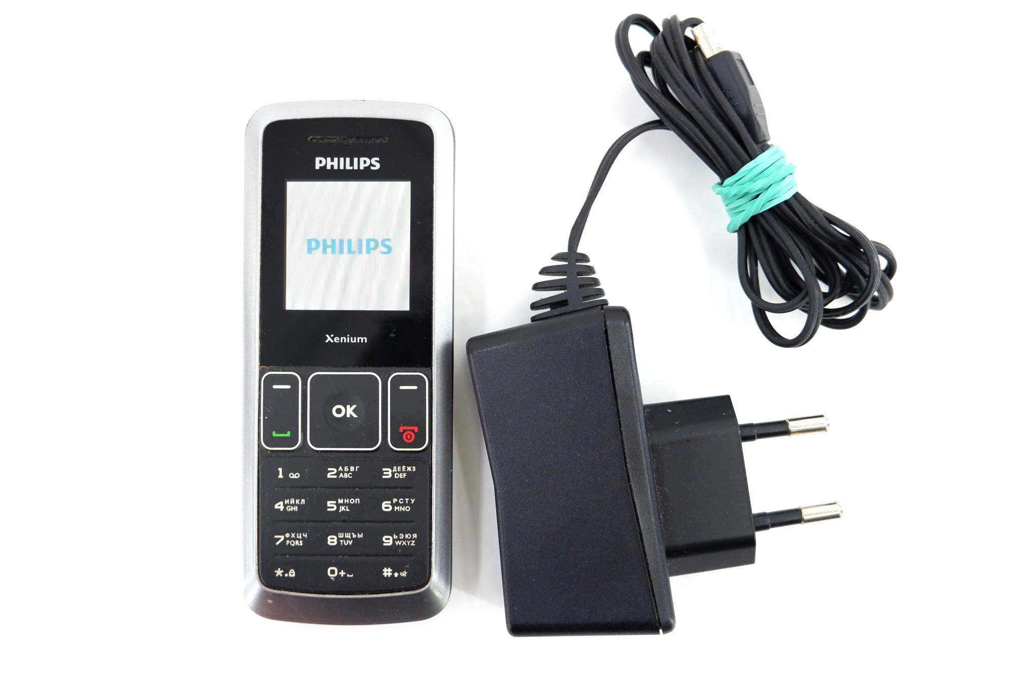 Мобильный телефон Philips Xenium X126