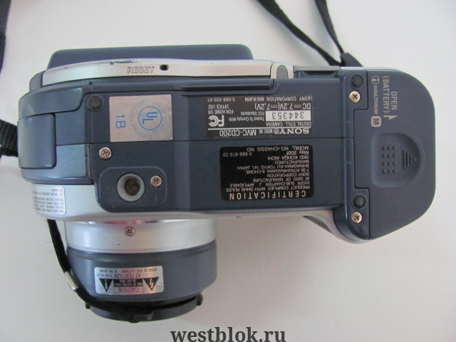 Цифровая фотокамера Sony MVC-CD200