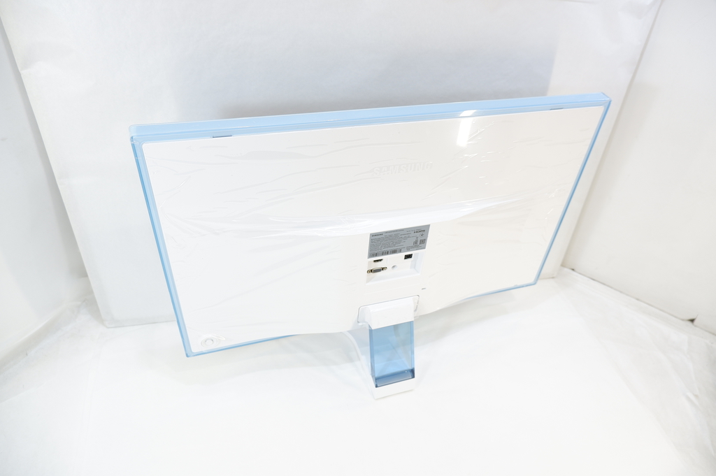 27" LED монитор Samsung белый цвет корпуса - Pic n 276707