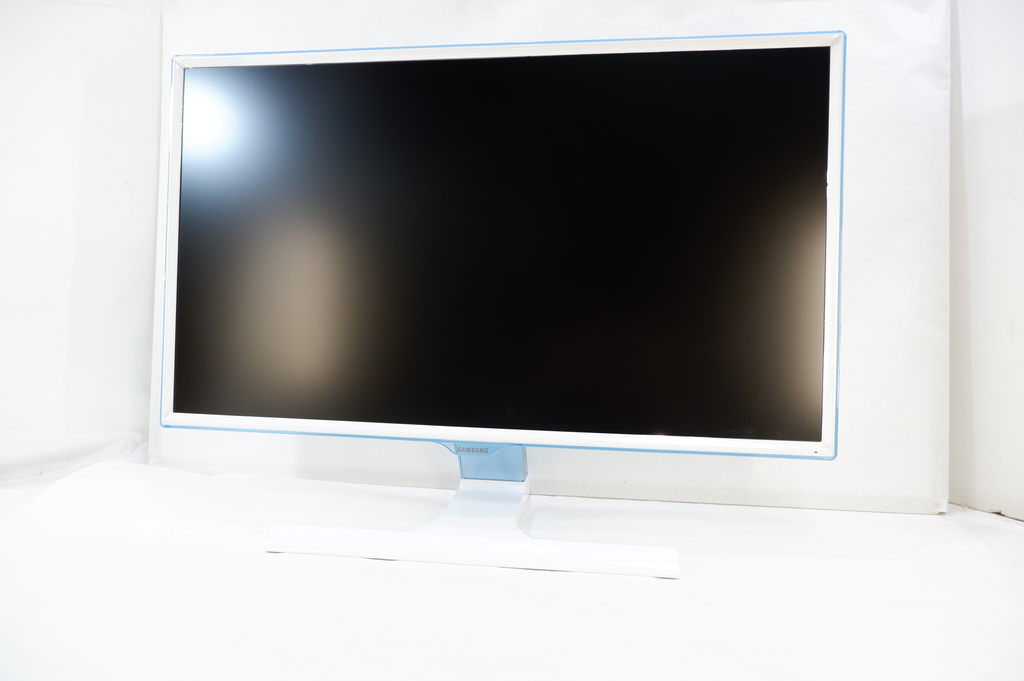 27" LED монитор Samsung белый цвет корпуса - Pic n 276707