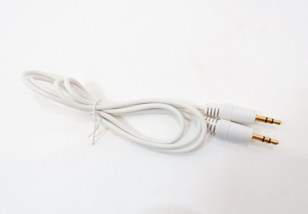 Аудио кабель штекер-штекер 3.5 мм, белый 1 метр - Pic n 127498