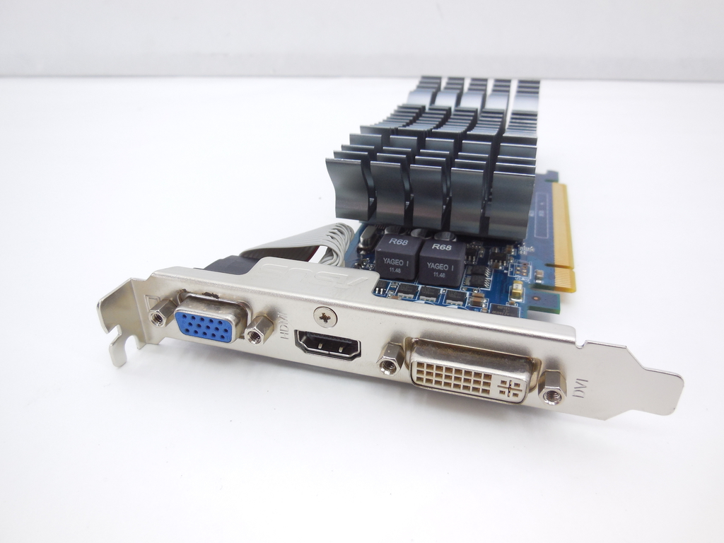 Видеокарта PCI-E ASUS GeForce GT 520 1Gb - Pic n 294492