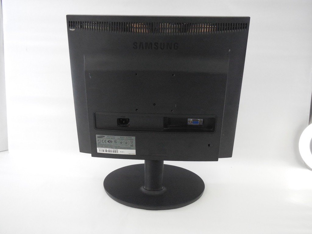 Монитор TFT 17" Samsung E1720NR, Царапины и пятна на матрице - Pic n 308039