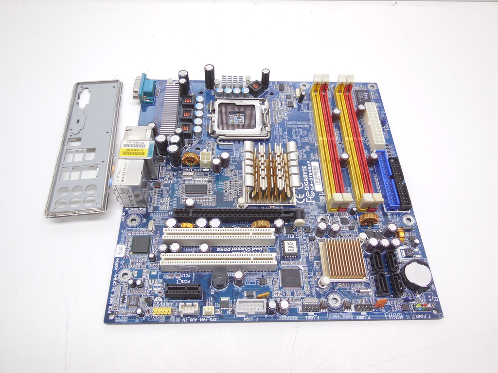 Материнская плата Soket 775 Gigabyte GA-8I945PE, mATX, Рамка задних портов в комплекте - Pic n 310809