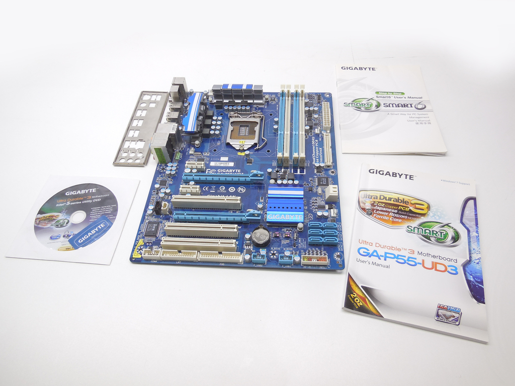 Материнская плата Socket 1156 Gigabyte GA-P55-UD3 <br />Имеется небольшой дефект разъема PS/2 (На работоспособность подключаемых устройств не влияет) - Pic n 310979