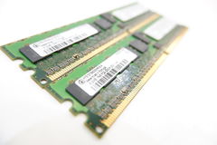 Серверная память Infineon DDR2 ECC PC2 3200R 512MB