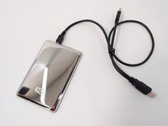 USB Внешний HDD жесткий диск 320Гб 2,5 дюйма, разъем miniUSB серебристый глянец, кожаный чехол